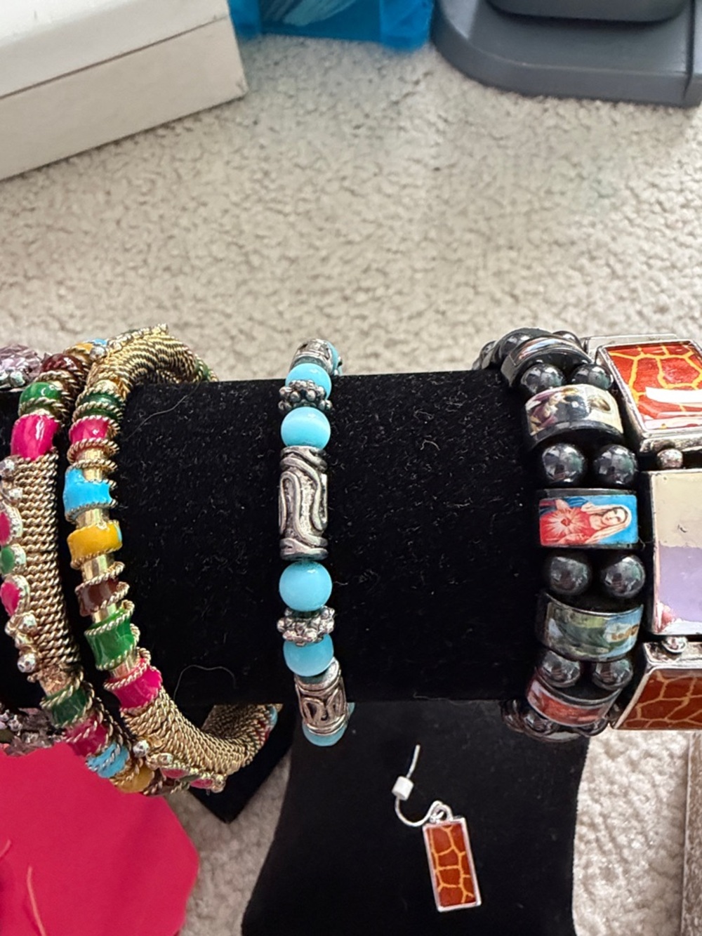 Lot/box Fashion Bracelets,bracelet/matching earrings & broken bracelet pieces - Picture 7 of 14